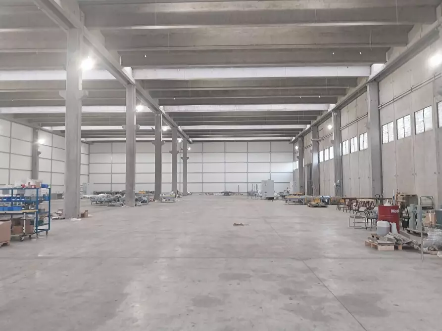 Immagine 2 di Attività artigianale in affitto  in Via Provinciale 29 a Valsamoggia