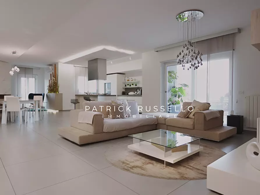 Immagine 1 di Quadrilocale in vendita  in Via Bonfiglio Fiorentino 4 a Gela