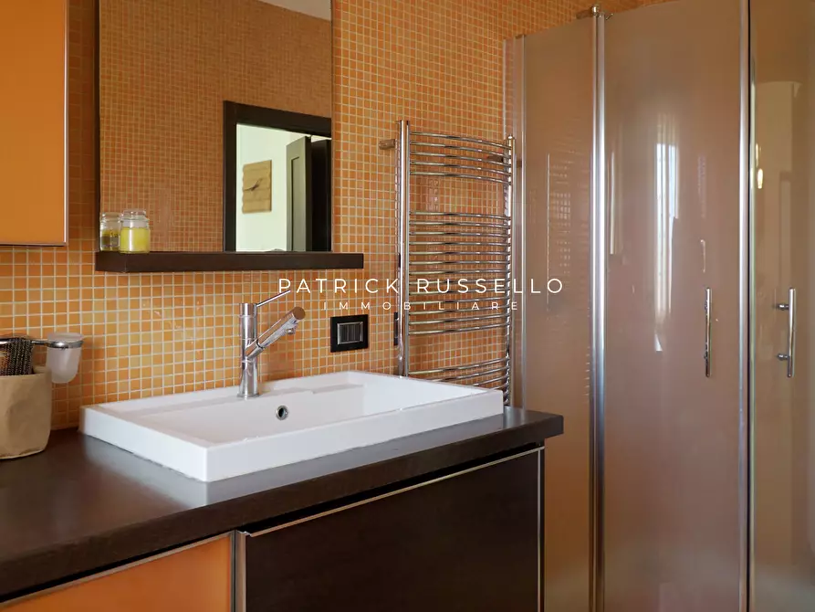 Immagine 25 di Trilocale in vendita  in Via Lupi, 37 a Gela