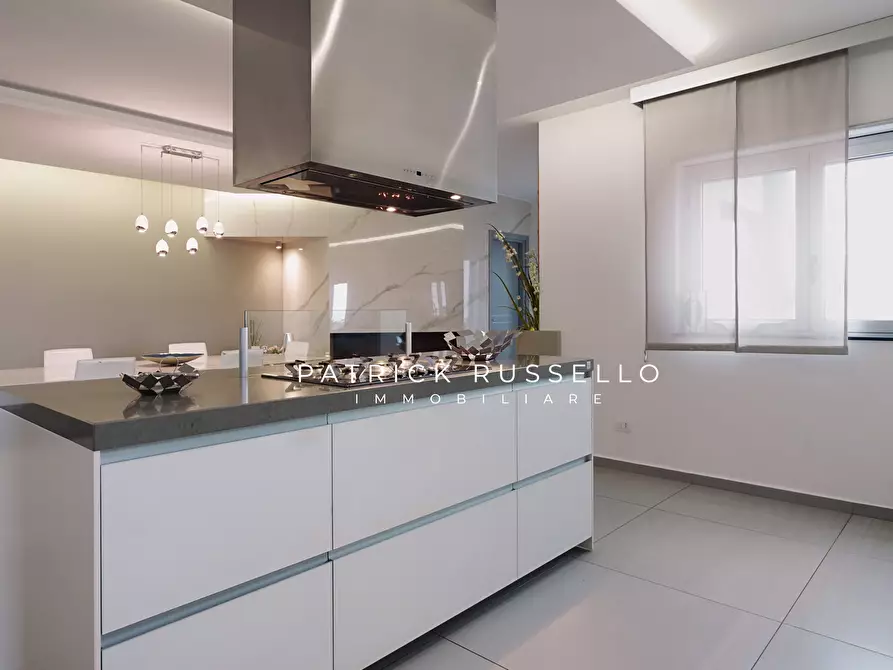 Immagine 11 di Quadrilocale in vendita  in Via Bonfiglio Fiorentino 4 a Gela