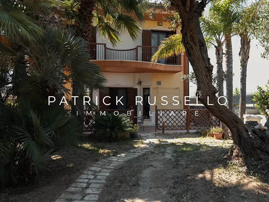 Immagine 31 di Villa in vendita  in Via Butera 207 a Gela