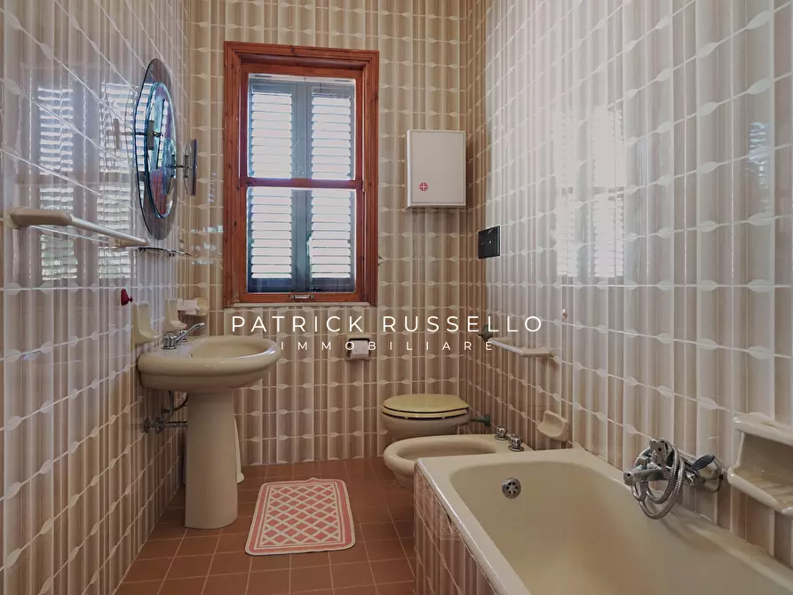 Immagine 12 di Villa in vendita  in Via dei Rovi snc a Gela