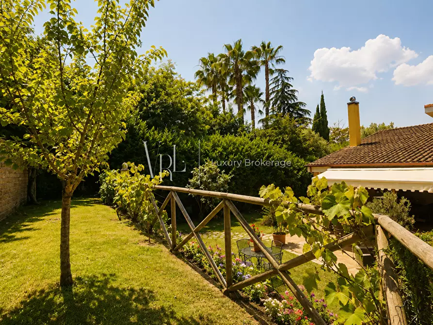 Immagine 9 di Villa in vendita  a Roma