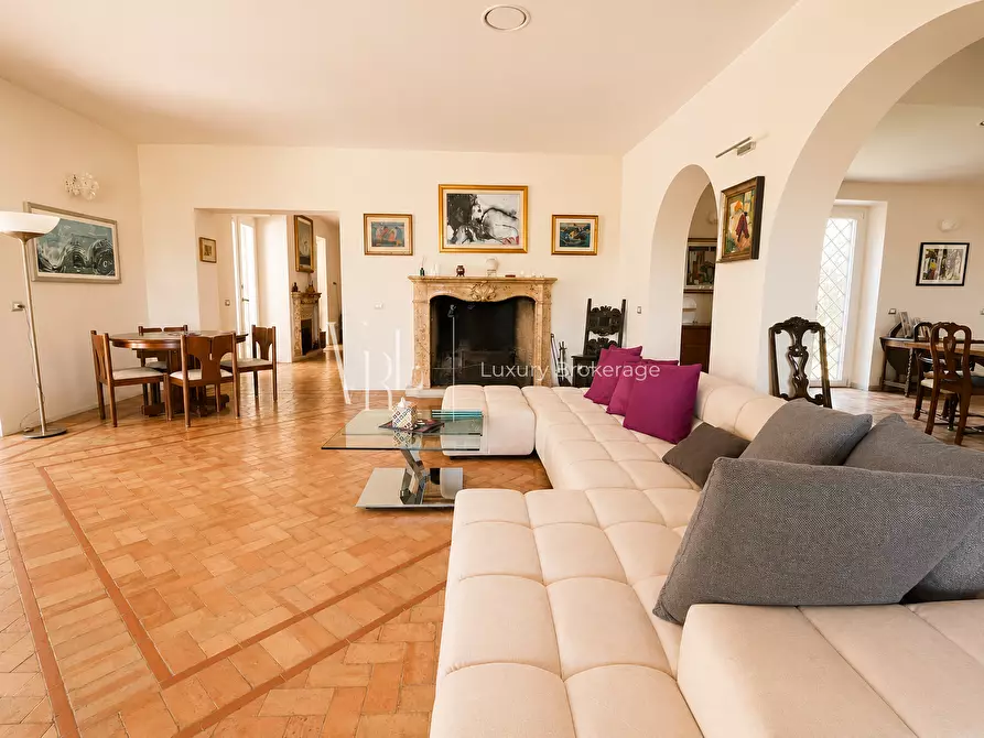 Immagine 12 di Villa in vendita  a Roma