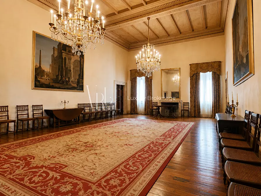 Immagine 21 di Villa in vendita  a Roma