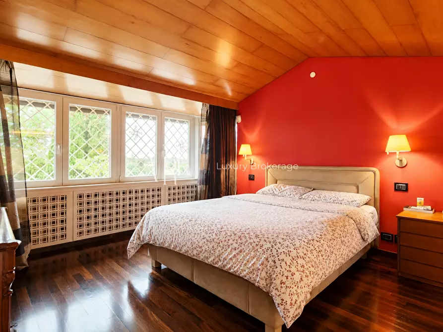 Immagine 27 di Villa in vendita  a Roma