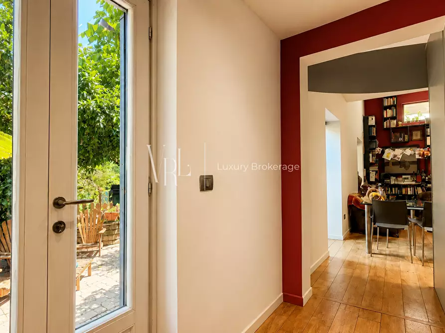 Immagine 11 di Villa in vendita  a Roma