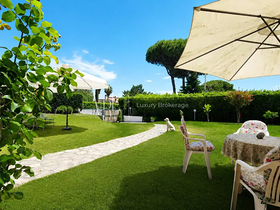 Immagine 3 di Casa bifamiliare in vendita  a Formello