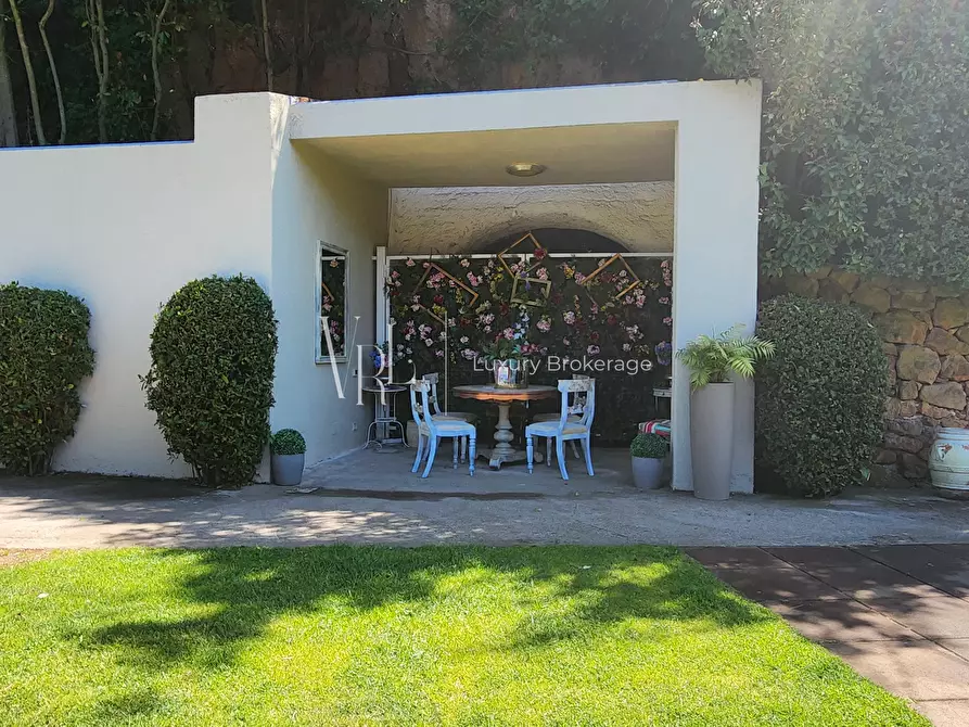 Immagine 15 di Residence in vendita  in Via Appia Antica a Roma