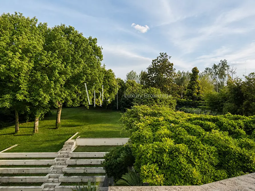 Immagine 20 di Villa in vendita  a Roma