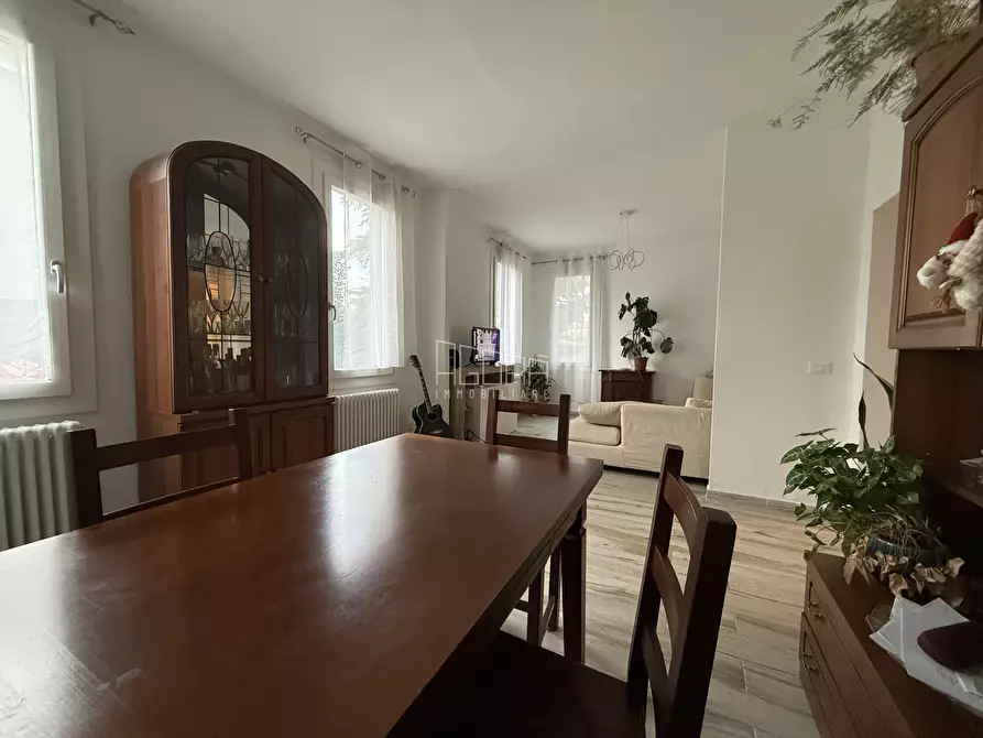 Immagine 2 di Casa bifamiliare in vendita  a Rovigo
