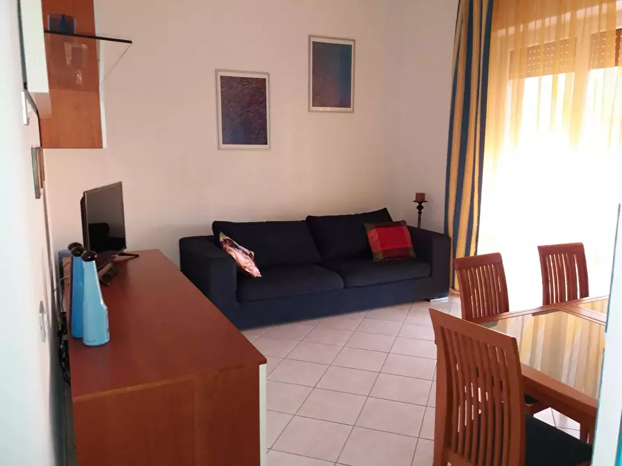 Immagine 2 di Quadrilocale in affitto  a Camaiore