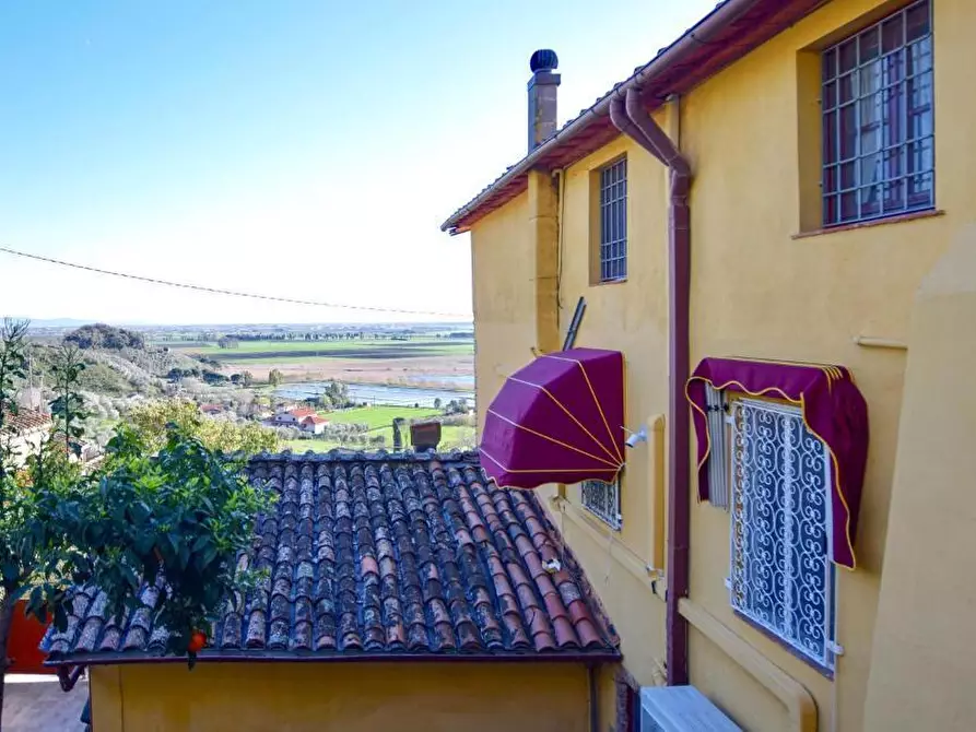 Immagine 5 di Porzione di casa in vendita  a Massarosa