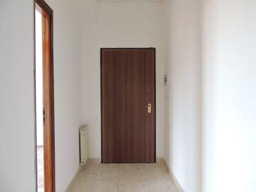 Immagine 39 di Quadrilocale in vendita  in Via Antonio Gramsci 55 a Gravina Di Catania