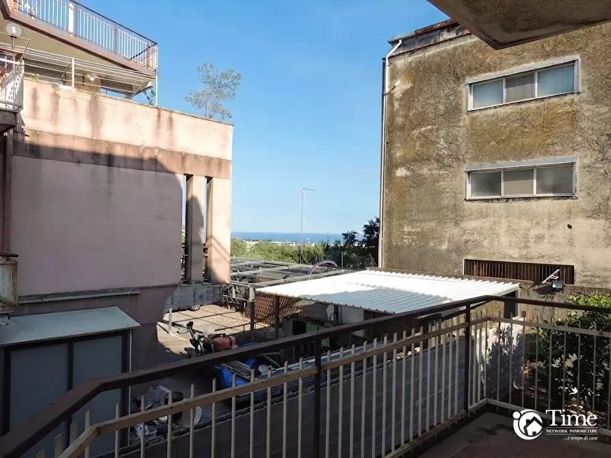 Immagine 38 di Pentalocale in vendita  in Via delle Azalee 13 a Misterbianco