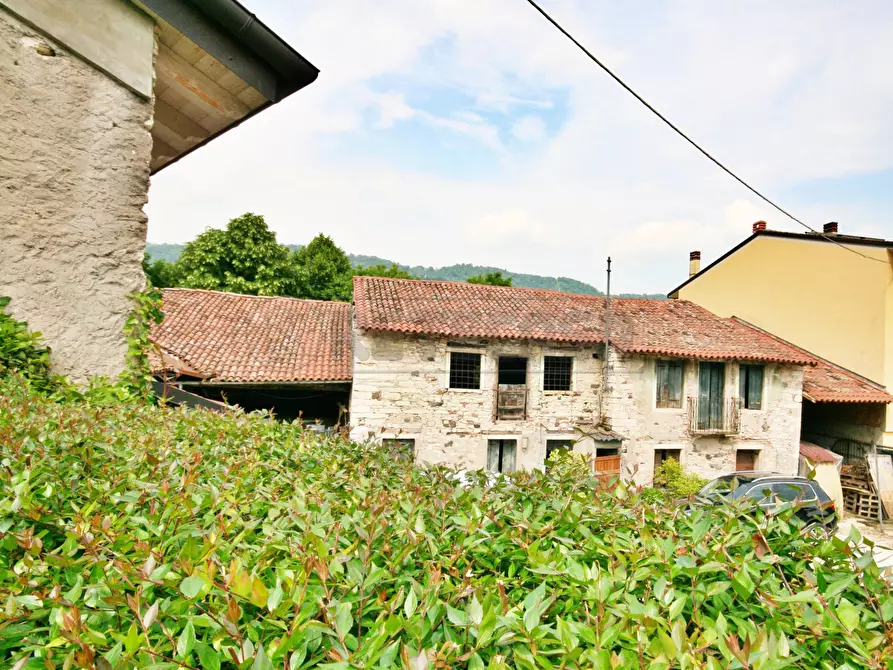 Immagine 3 di Villa in vendita  a Chiampo