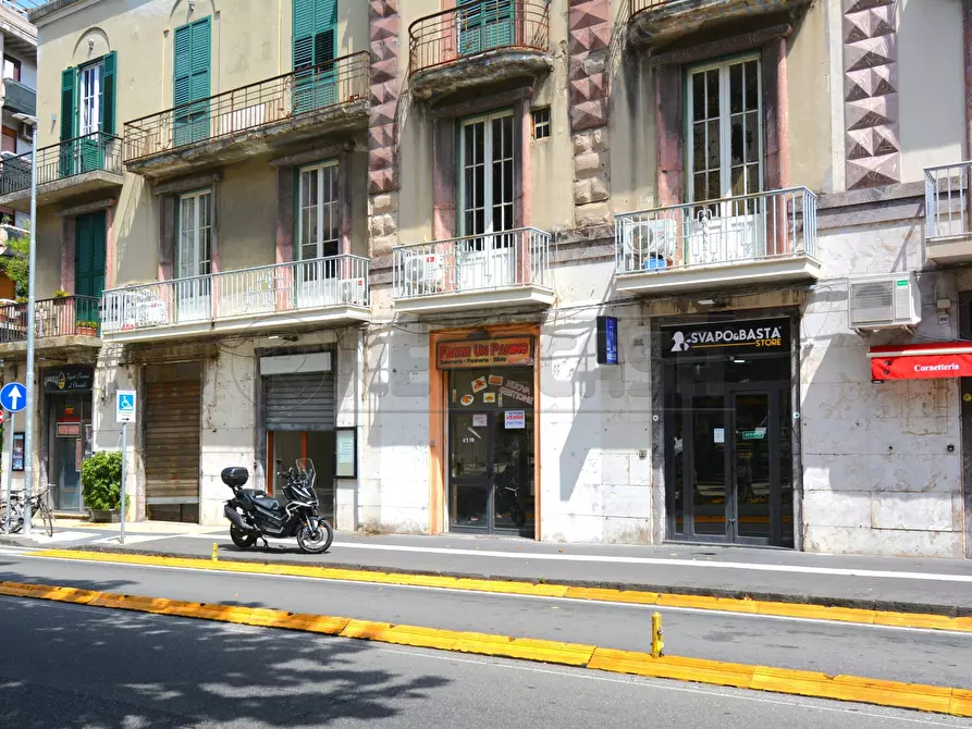 Immagine 11 di Locale commerciale in vendita  in Corso Cavour 164 a Messina