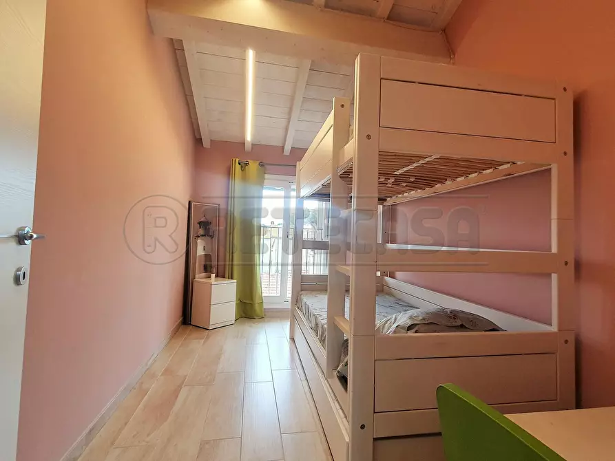 Immagine 18 di Porzione di casa in affitto  a Viareggio
