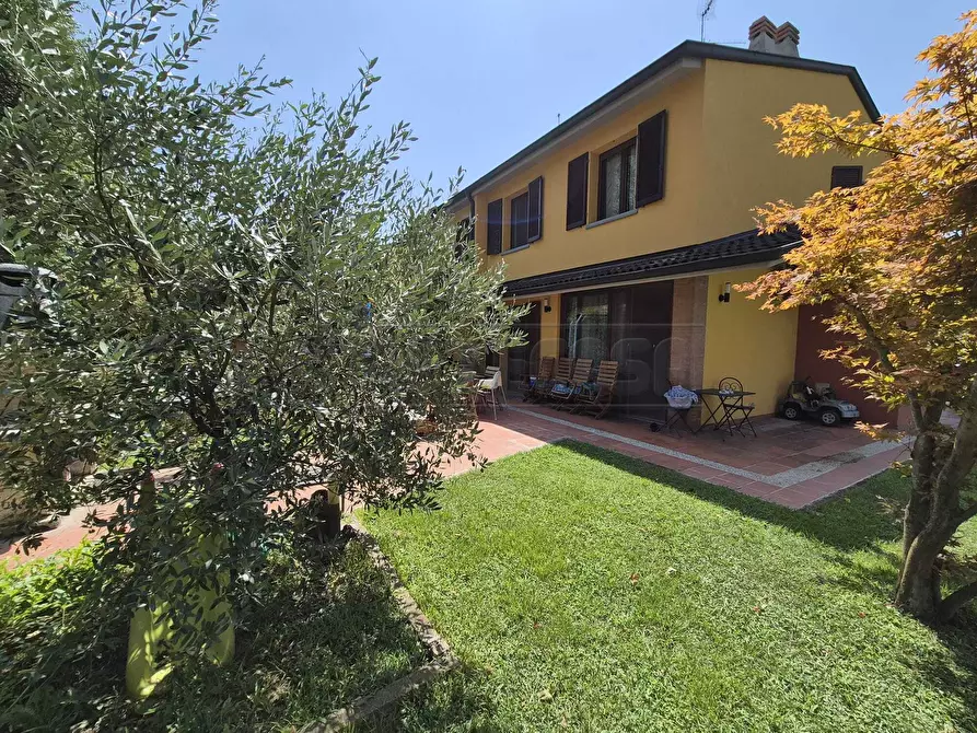 Immagine 15 di Villetta a schiera in vendita  in Via Don Lorenzo Milani a Sesto Ed Uniti