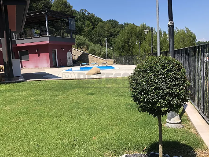 Immagine 13 di Villa in vendita  a Francavilla Al Mare