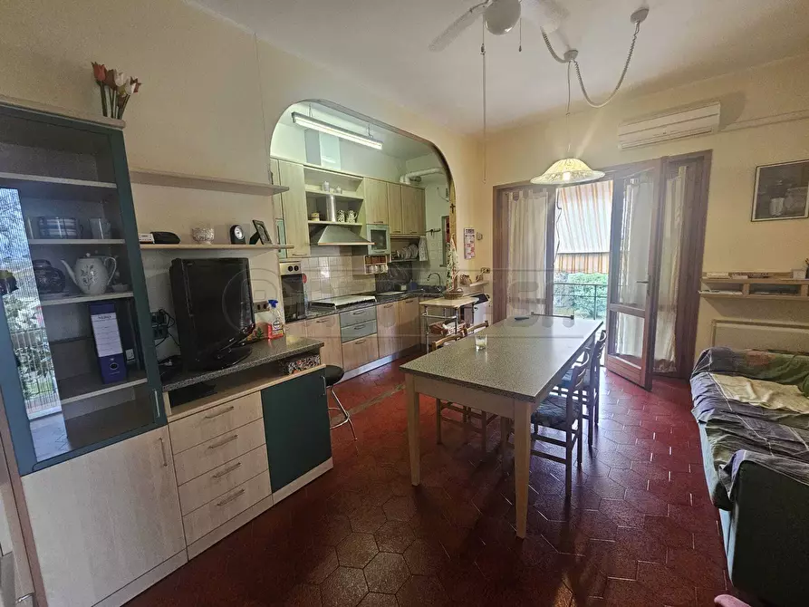 Immagine 35 di Trilocale in vendita  a Bardolino