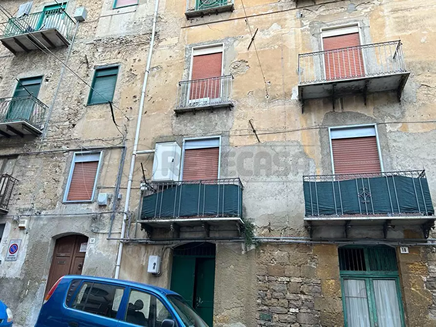 Immagine 15 di Trilocale in vendita  in Via Roma 1414 a Caltanissetta