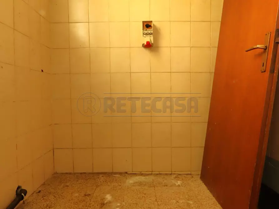 Immagine 11 di Locale commerciale in vendita  in Via Cà Montanare 2 a Barbarano Mossano
