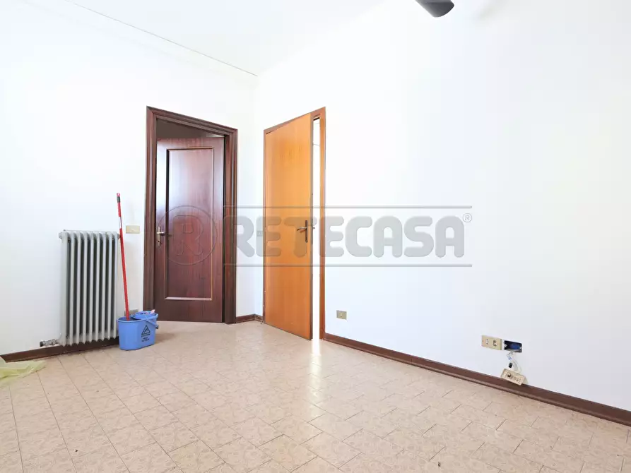 Immagine 12 di Locale commerciale in affitto  a Castegnero