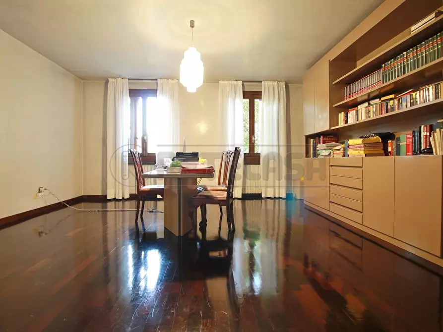 Immagine 26 di Villa in vendita  in VIA GIACOMO LEOPARDI 2 a Arzignano