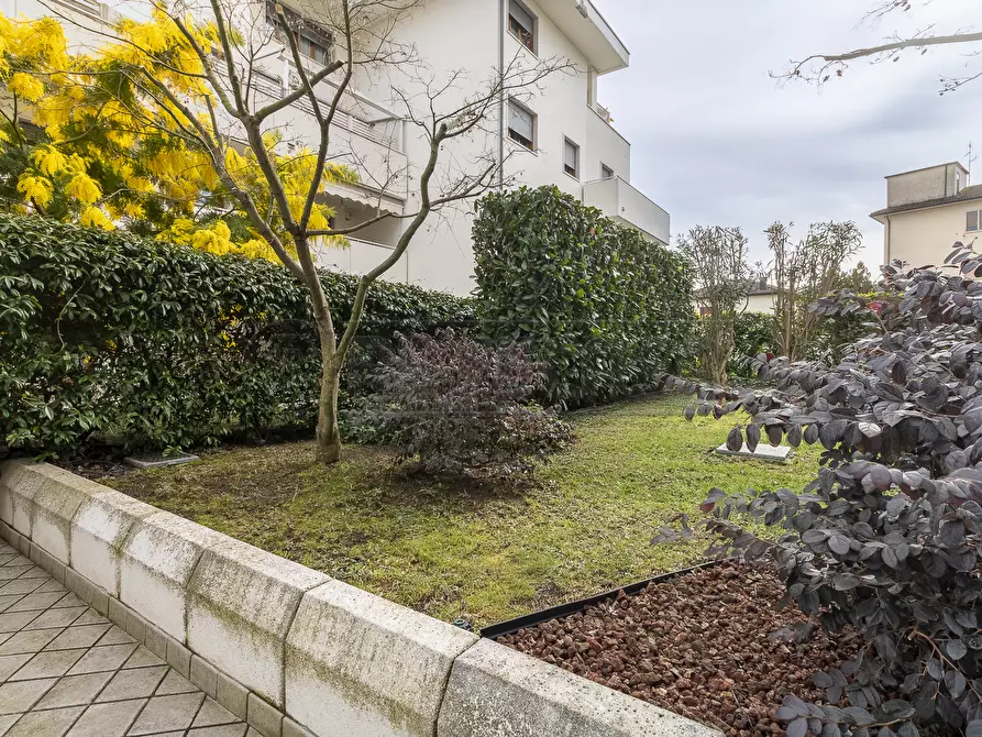 Immagine 12 di Bilocale in vendita  in Piazzetta Monsignor G. Lorenzon 21 a Vicenza