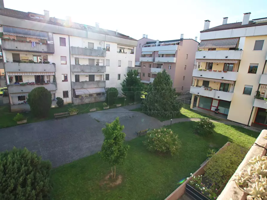 Immagine 23 di Trilocale in vendita  in Via Vittorio Bachelet 15 a Vicenza