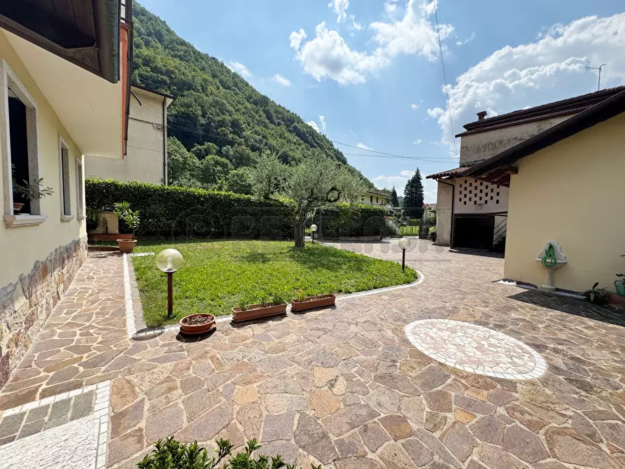 Immagine 8 di Casa indipendente in vendita  in Contrada Zanchi di Novale 2 a Valdagno
