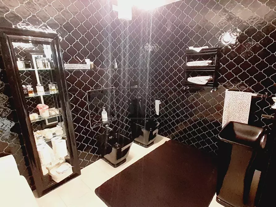 Immagine 38 di Casa bifamiliare in vendita  in Via Giulio Cesare 2 a Desenzano Del Garda