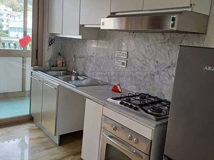 Immagine 21 di Pentalocale in vendita  in Via Pietro del Pezzo 87 a Salerno