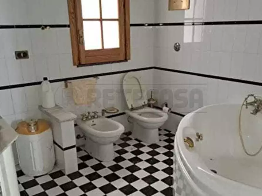 Immagine 13 di Villa in vendita  in Strada Statale 113, Snc a Termini Imerese