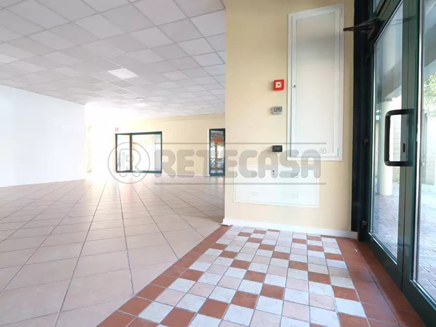 Immagine 2 di Locale commerciale in affitto  in Contrà Corpus Domini a Brendola
