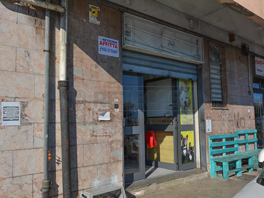 Immagine 14 di Locale commerciale in affitto  in Viale della Libertà 343 a Messina