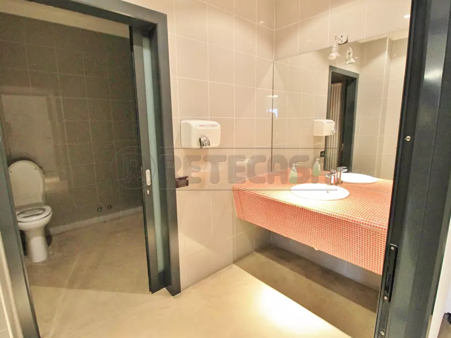 Immagine 22 di Attività artigianale in vendita  a Montebello Vicentino