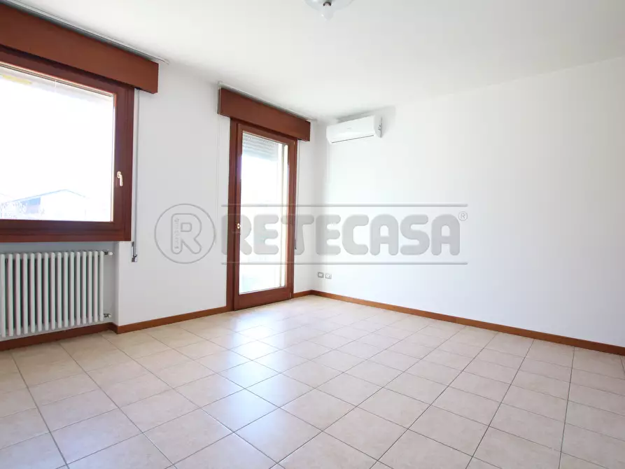 Immagine 10 di Bilocale in vendita  in Via Giovanni Falcone a Barbarano Mossano