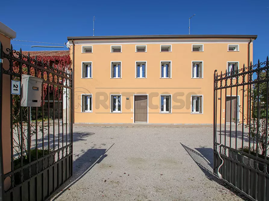 Immagine 10 di Porzione di casa in affitto  in VIA CAPITELLI 23 a Pozzoleone
