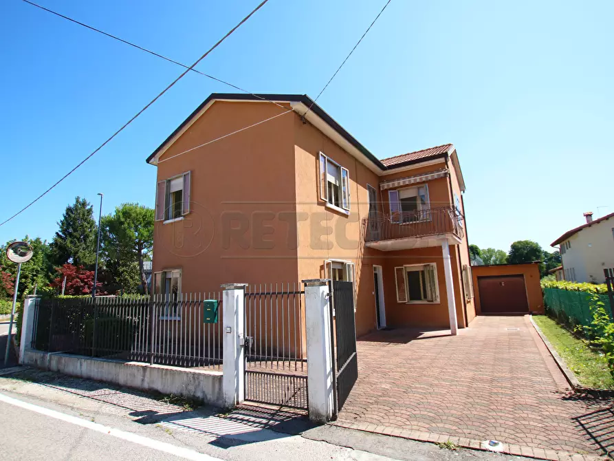 Immagine 1 di Villa in affitto  a Vicenza