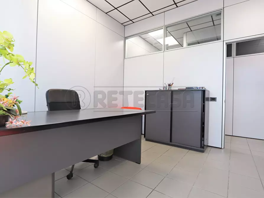 Immagine 32 di Ufficio in affitto  a Vicenza