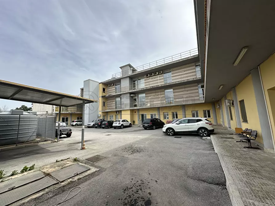 Immagine 5 di Locale commerciale in vendita  a Mazara Del Vallo