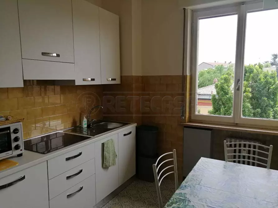 Immagine 14 di Stanza singola in affitto  in Via Montello a Cremona