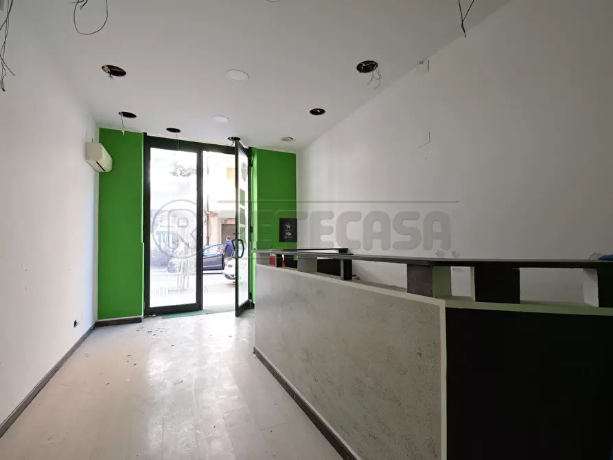 Immagine 3 di Locale commerciale in vendita  in Via Camiciotti 25 a Messina