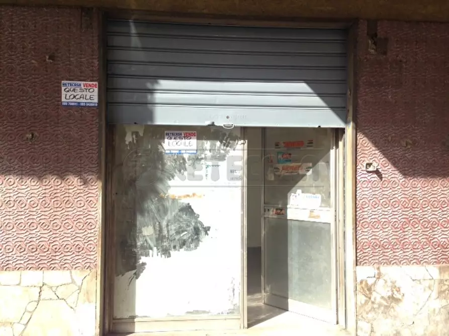 Immagine 2 di Locale commerciale in vendita  in Via Irno 141 a Salerno