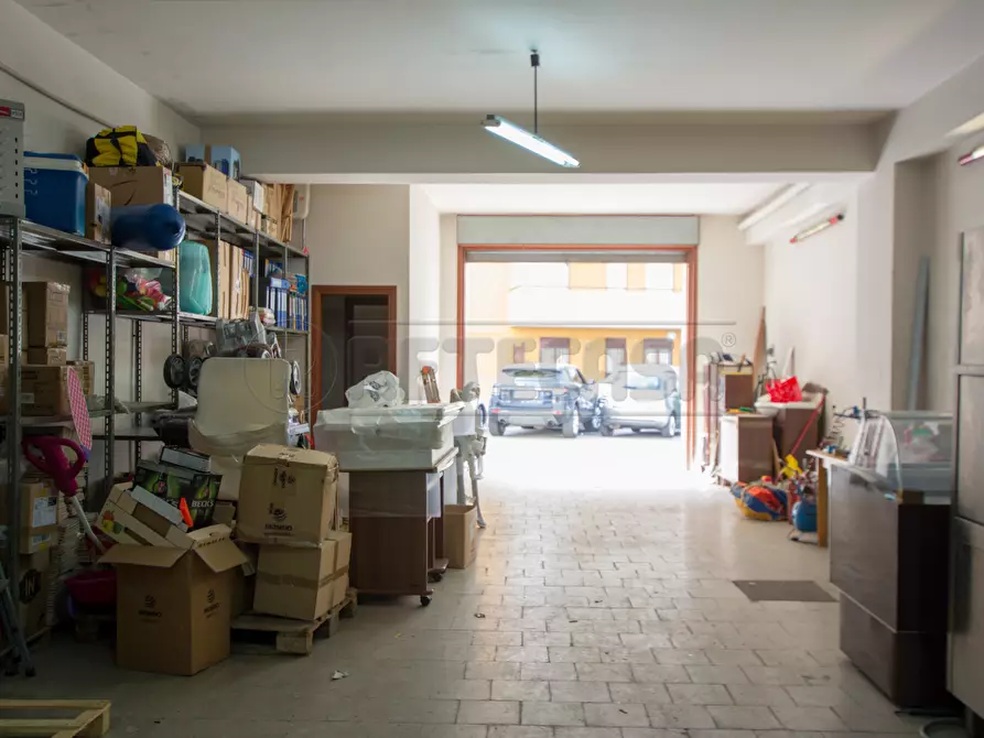 Immagine 8 di Magazzino in vendita  in Alba Chiara a Messina