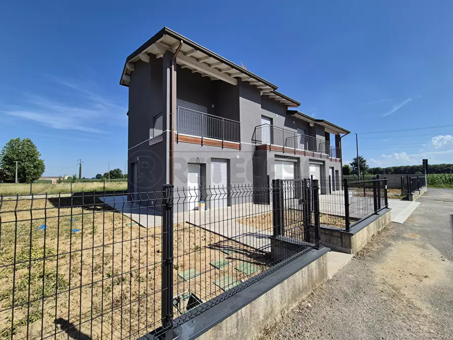 Immagine 17 di Villa in vendita  in Via Carbonera a Cremona