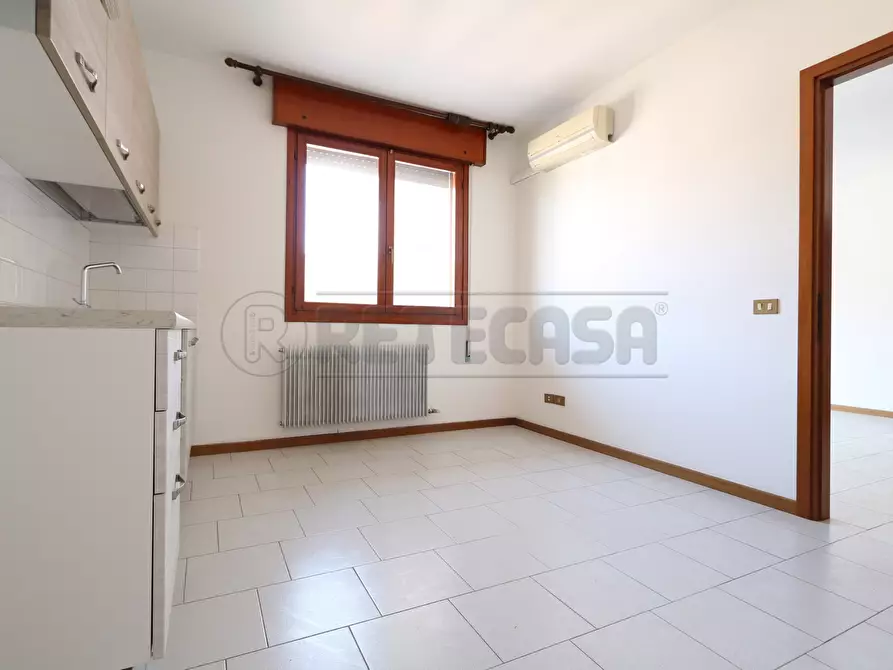 Immagine 5 di Trilocale in affitto  in Via delle Casermette a Vicenza