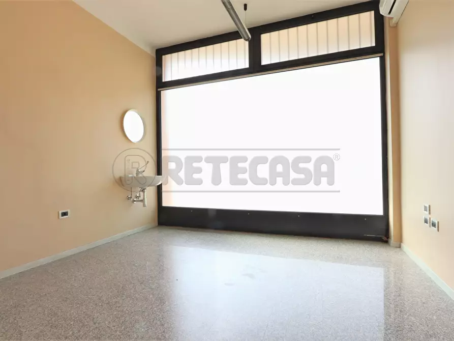 Immagine 9 di Ufficio in vendita  in Via delle Ginestre a Camisano Vicentino